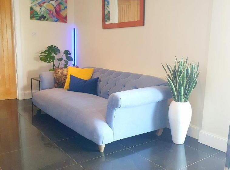 The Blue Horse Suite At The Grumpy Schnauzer B&b Private Hot Tub, Gym, Breakfast, Stunning!