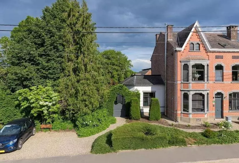 Aamiaismajoitus (B&B) Rue Haute By M&m 4 Sterren Bed En Breakfast Vlakbij Maastricht