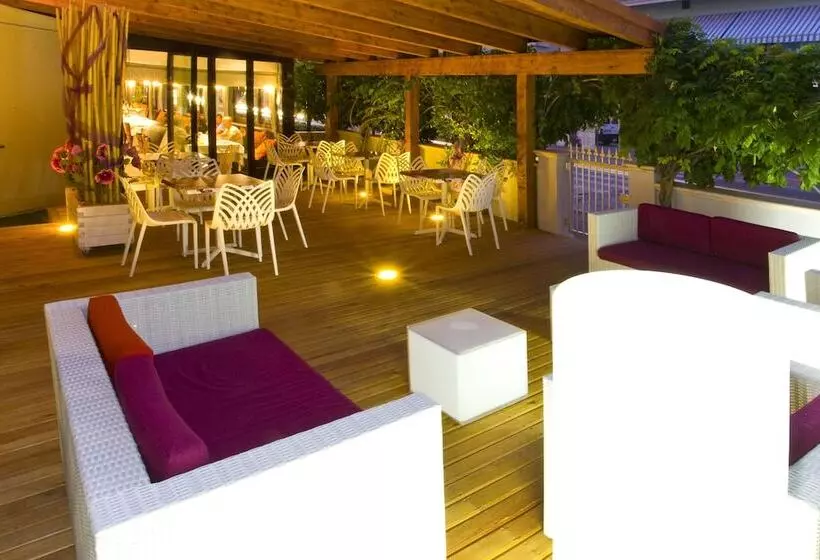 ホテル Albergo Ristorante Protti