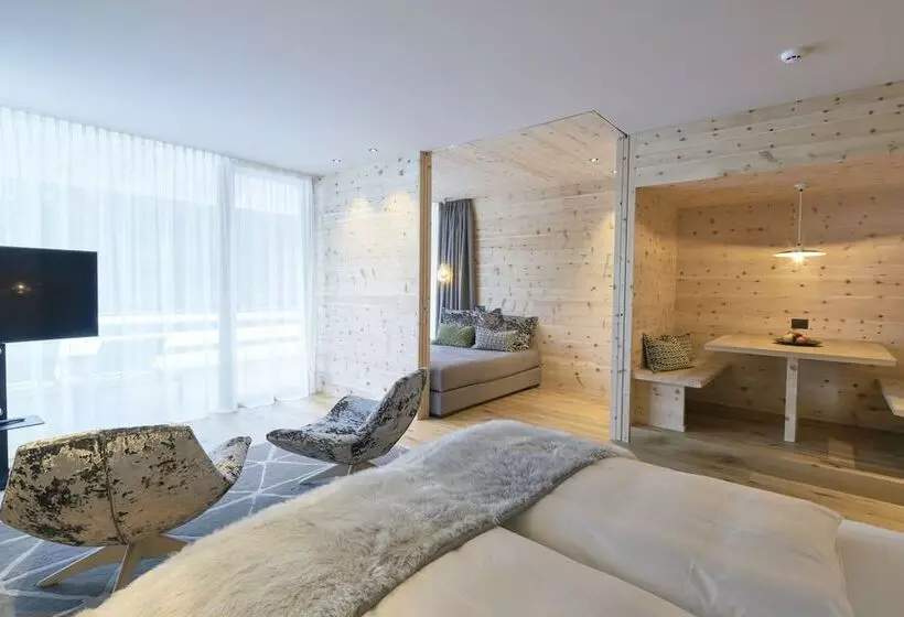 호텔 Cristallo Wellness Mountain Living