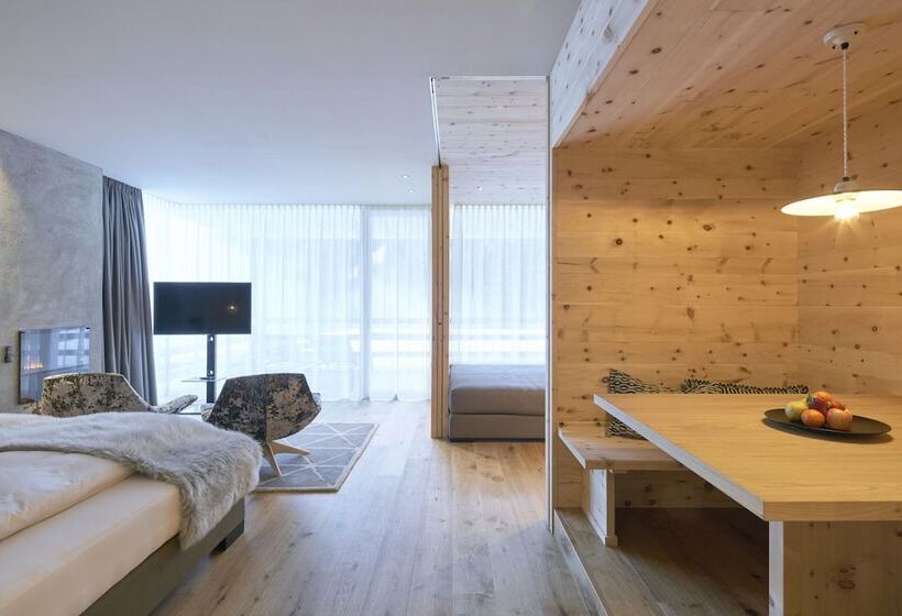 Отель Cristallo  Wellness Mountain Living