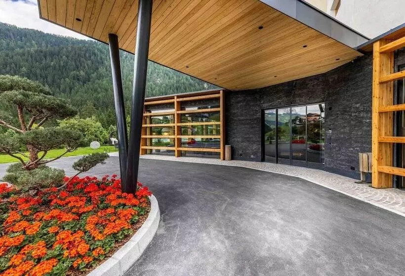 호텔 Cristallo Wellness Mountain Living