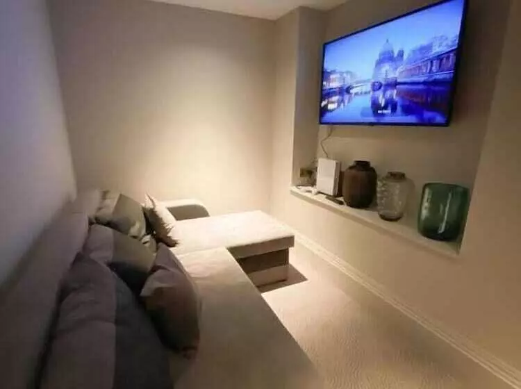 Hotel Henrietta House, A Member Of Radisson Individuals