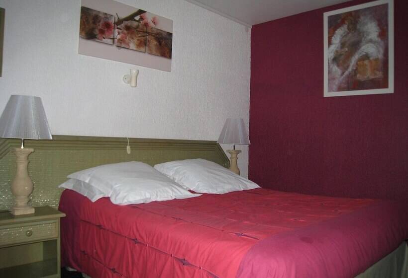 هتل Hôtel Les Tennis Men