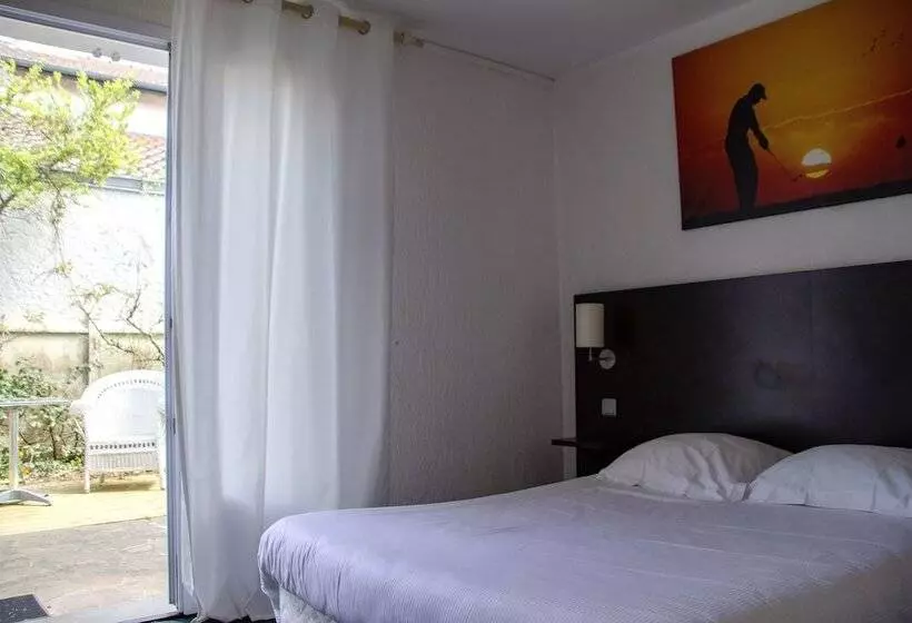 هتل Hôtel Les Tennis Men