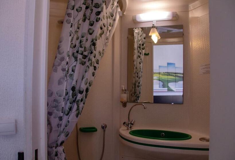 هتل Hôtel Les Tennis Men