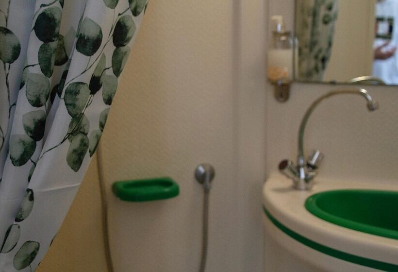 هتل Hôtel Les Tennis Men