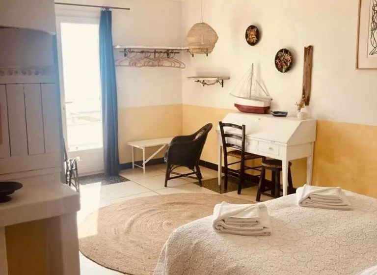 Отель Hôtel Lido Beach