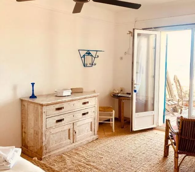 Отель Hôtel Lido Beach