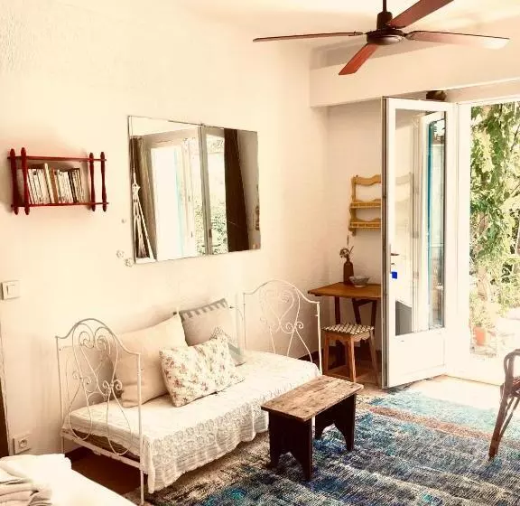 Отель Hôtel Lido Beach