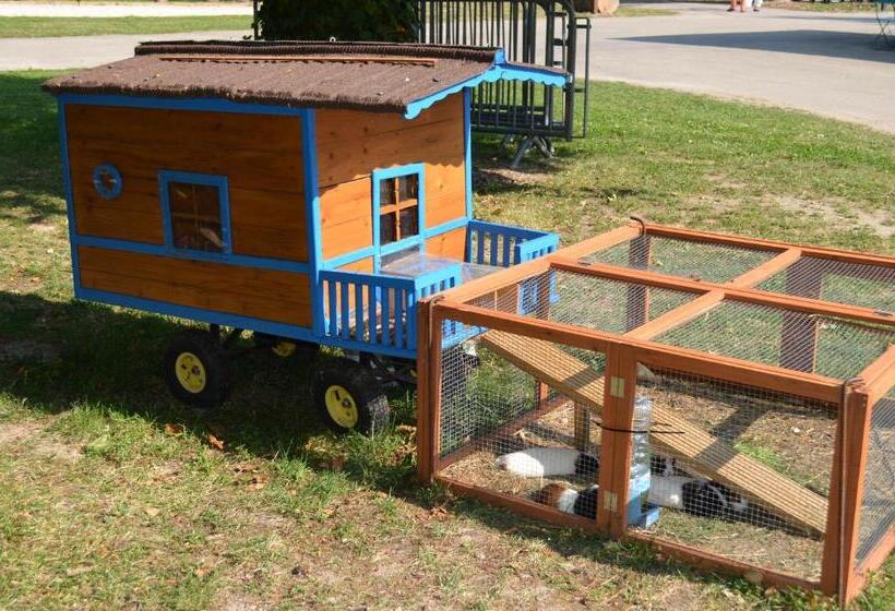 בית מלון כפרי Le Village De La Champagne  Slowmoov