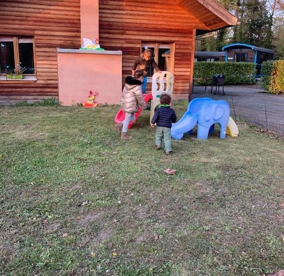 בית מלון כפרי Le Village De La Champagne  Slowmoov