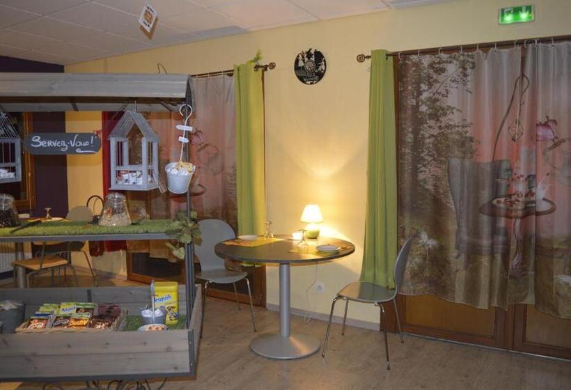 בית מלון כפרי Le Village De La Champagne  Slowmoov