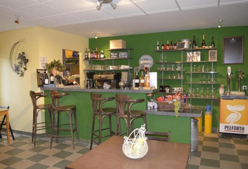 בית מלון כפרי Le Village De La Champagne  Slowmoov