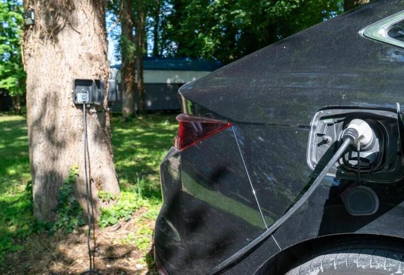 בית מלון כפרי Le Village De La Champagne  Slowmoov