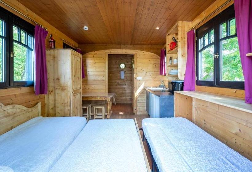 בית מלון כפרי Le Village De La Champagne  Slowmoov