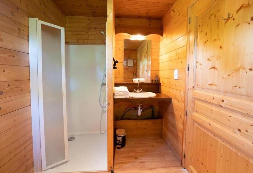 בית מלון כפרי Le Village De La Champagne  Slowmoov