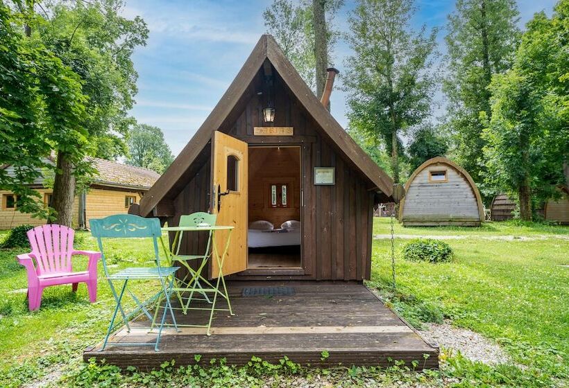 בית מלון כפרי Le Village De La Champagne  Slowmoov