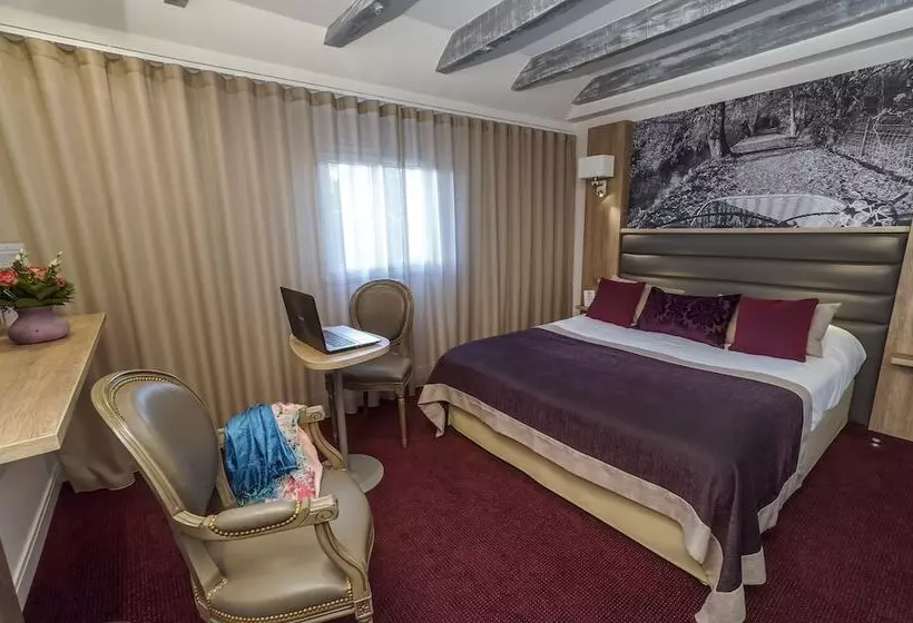 Отель Logis  Le Christina