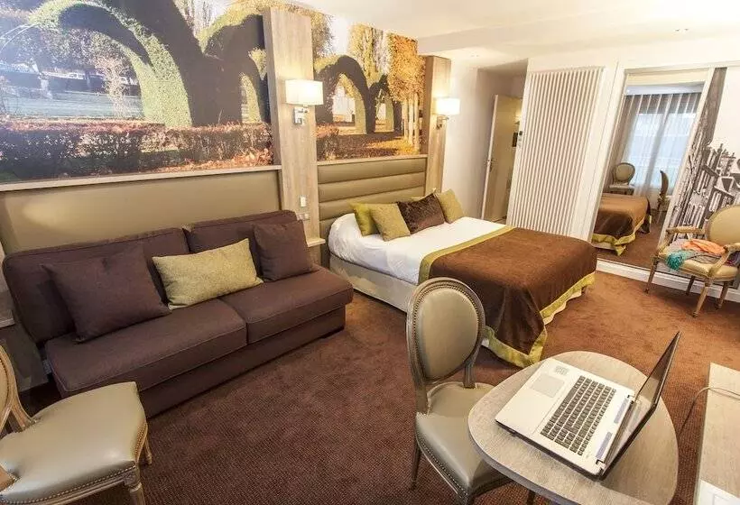 Отель Logis  Le Christina