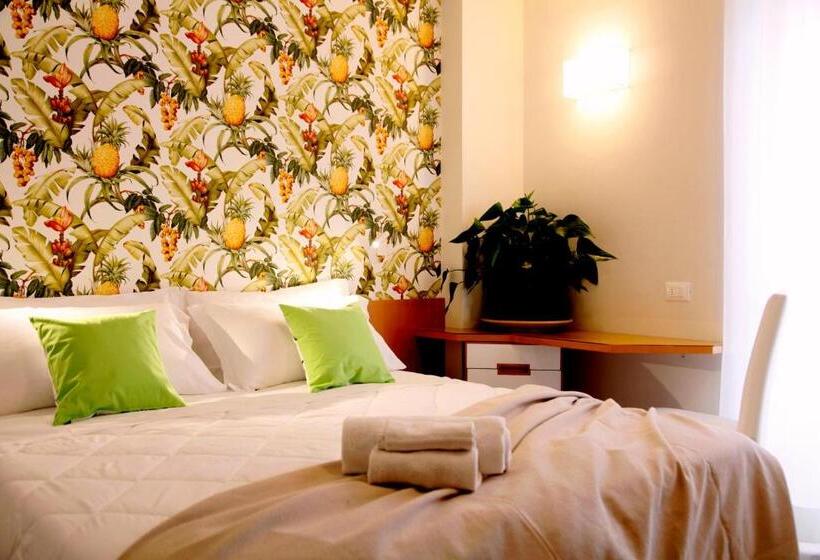 فندق Montecarlo Vista Mare Con Area Fitness