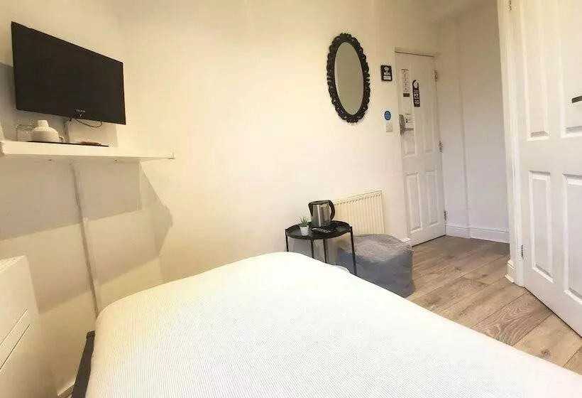 Hotel Sleeplicity London Heathrow