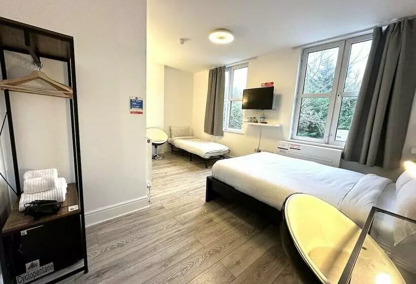 Hotel Sleeplicity London Heathrow