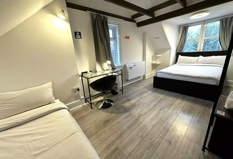 Hotel Sleeplicity London Heathrow