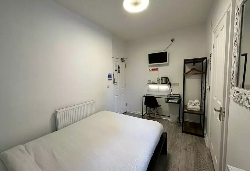 Hotel Sleeplicity London Heathrow