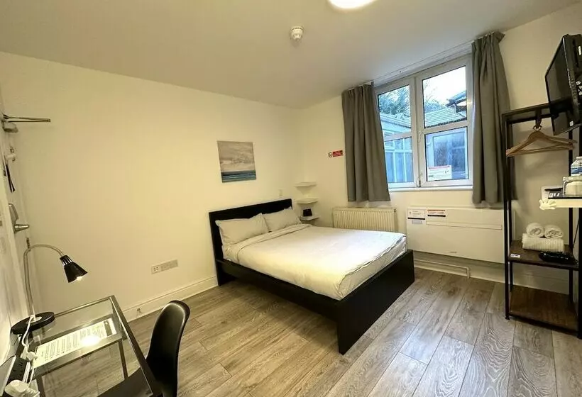 Hotel Sleeplicity London Heathrow