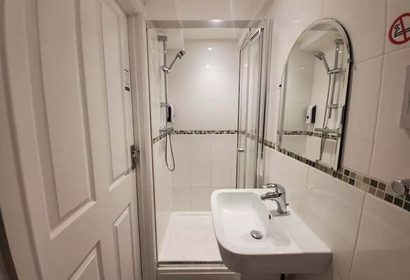 Hotel Sleeplicity London Heathrow