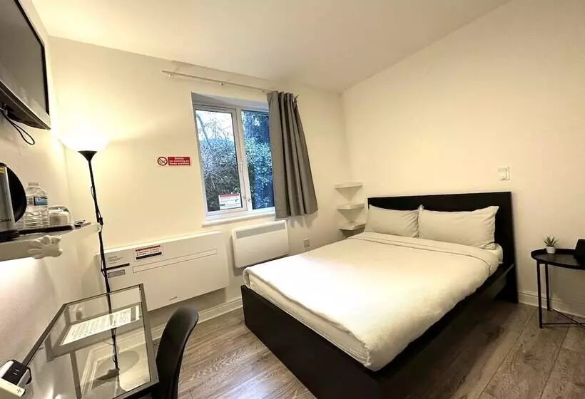 Hotel Sleeplicity London Heathrow