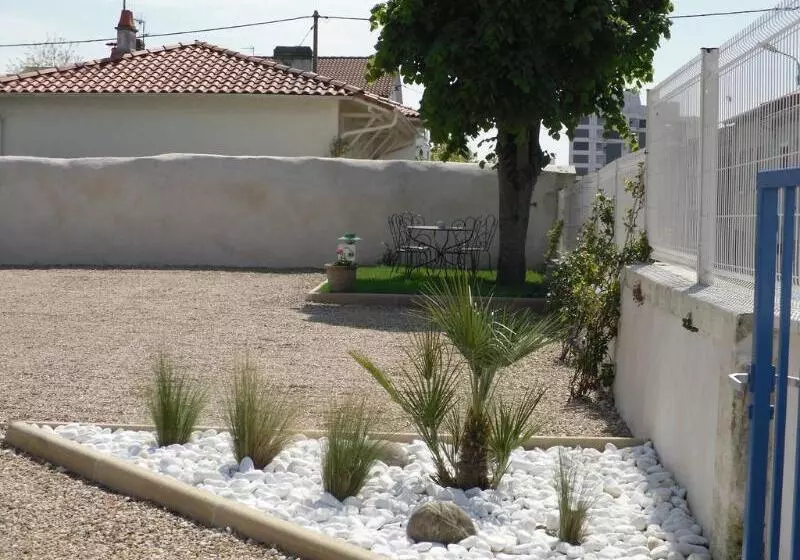 Отель The Originals Access, Hôtel Corinna, Royan