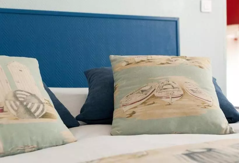 Отель The Originals Access, Hôtel Corinna, Royan