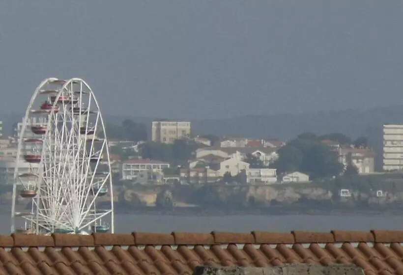 Отель The Originals Access, Hôtel Corinna, Royan