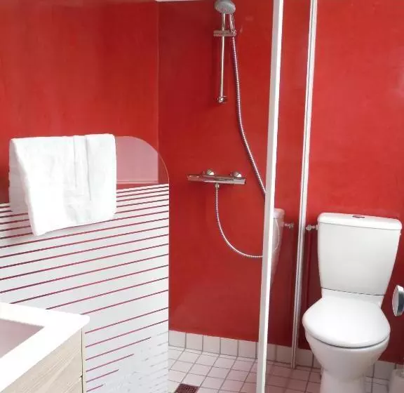 Отель The Originals Access, Hôtel Corinna, Royan