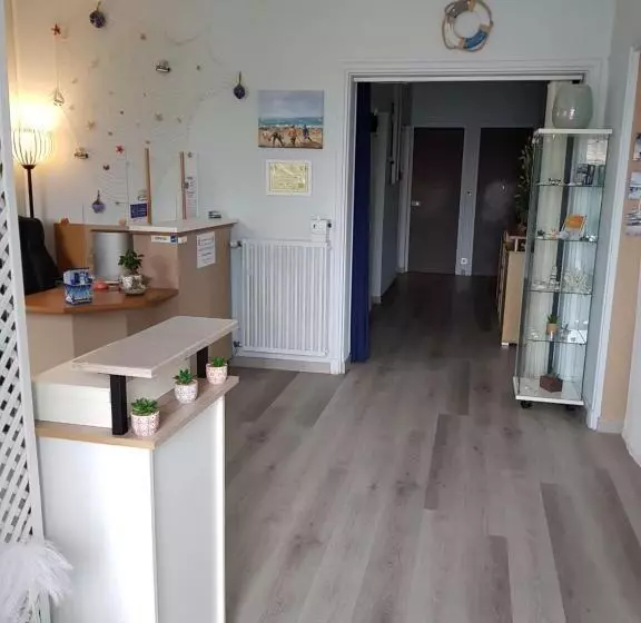 Отель The Originals Access, Hôtel Corinna, Royan