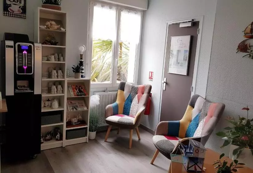 Отель The Originals Access, Hôtel Corinna, Royan