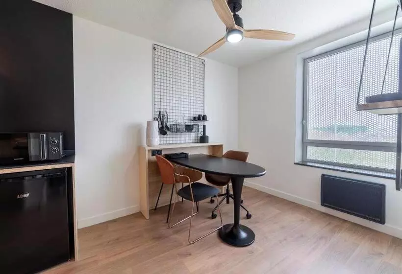 هتل Cowool Toulouse