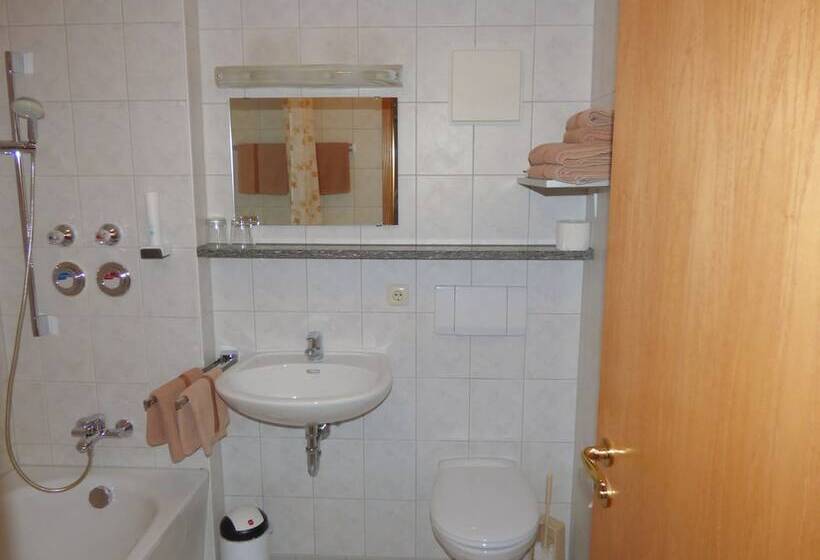 Pensão Gasthof Falkenstein   Metzgerei Schwaiger