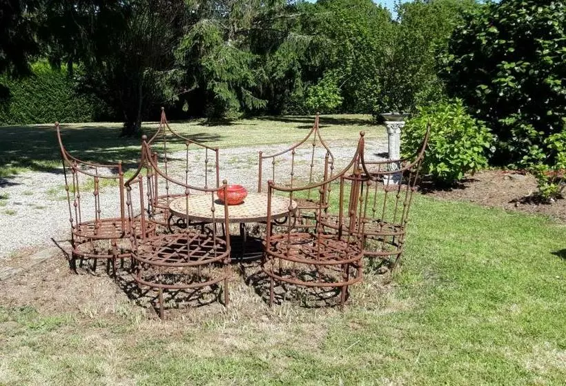 Aamiaismajoitus (B&B) Le Chalet Suisse   Chambre Papillons