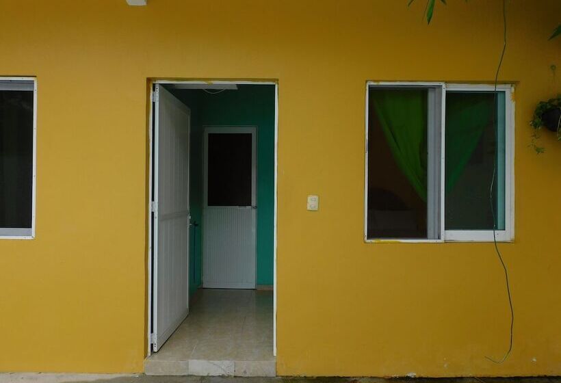 Отель Habitaciones América Rotamundos