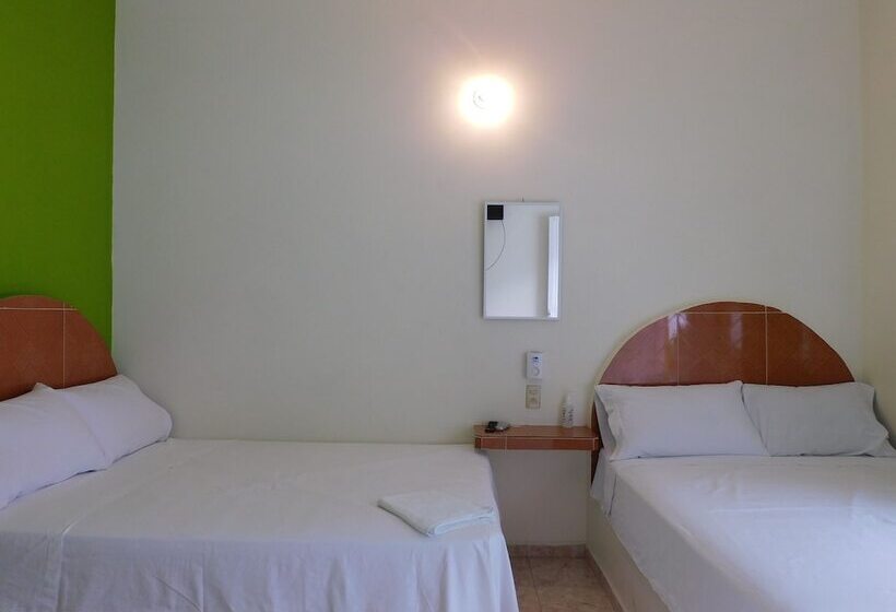 Отель Habitaciones América Rotamundos