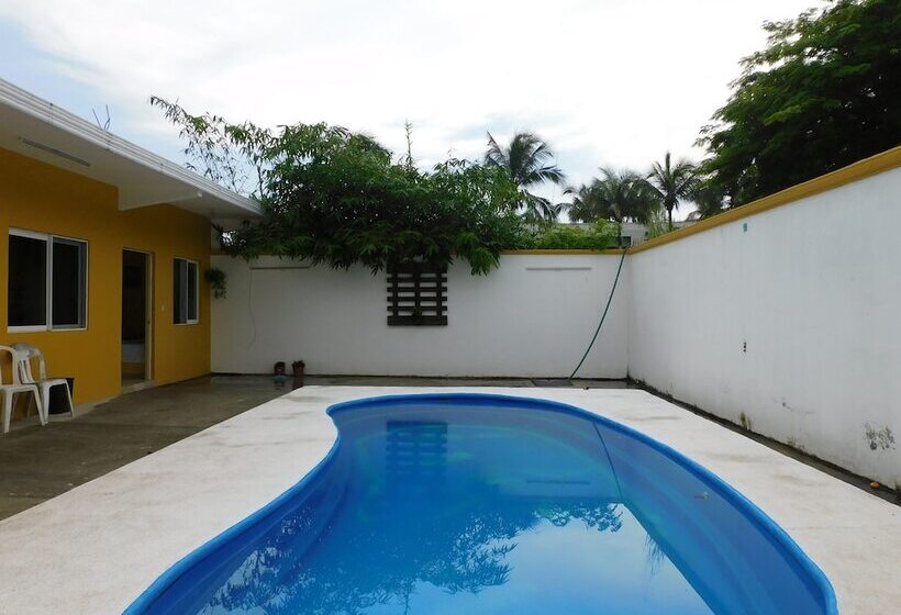 Отель Habitaciones América Rotamundos