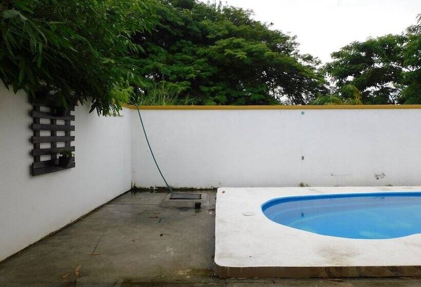 Отель Habitaciones América Rotamundos