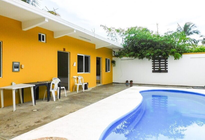 Отель Habitaciones América Rotamundos