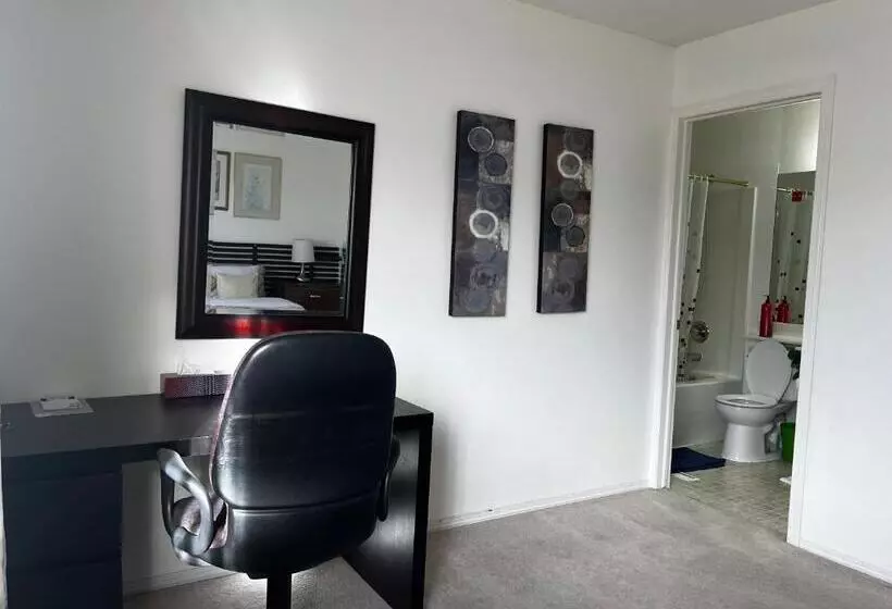 پانسیون Hidden Valley Treehouse Home!