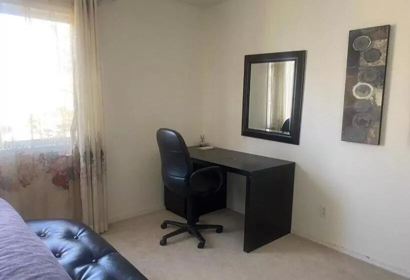 پانسیون Hidden Valley Treehouse Home!