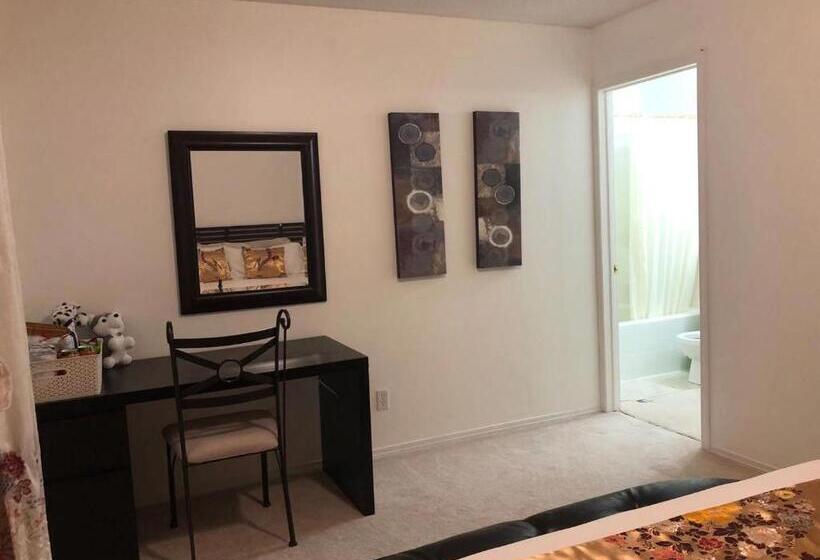 پانسیون Hidden Valley Treehouse Home!