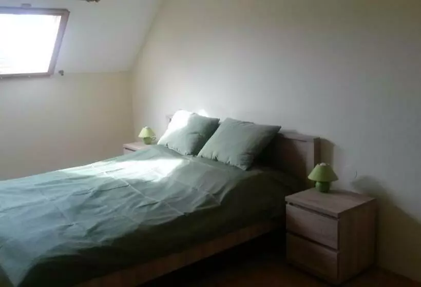 پانسیون Hold On Apartman